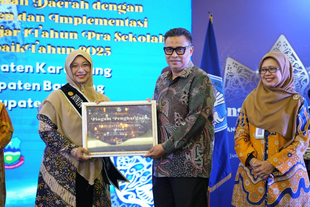 Bunda PAUD Kabupaten Bandung Emma Dety Raih BBPMP Award Kemendikdasmen 